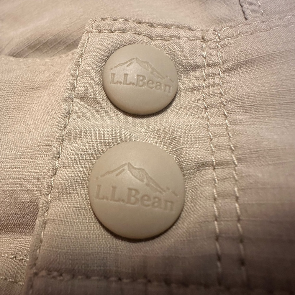 L.L. Bean Tan Cargo Shorts for Outdoor Adventures- 14 reg . - Picture 6 of 7